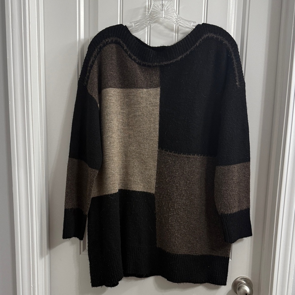 Evans Color Block Sweater - Black and Brown Size 20